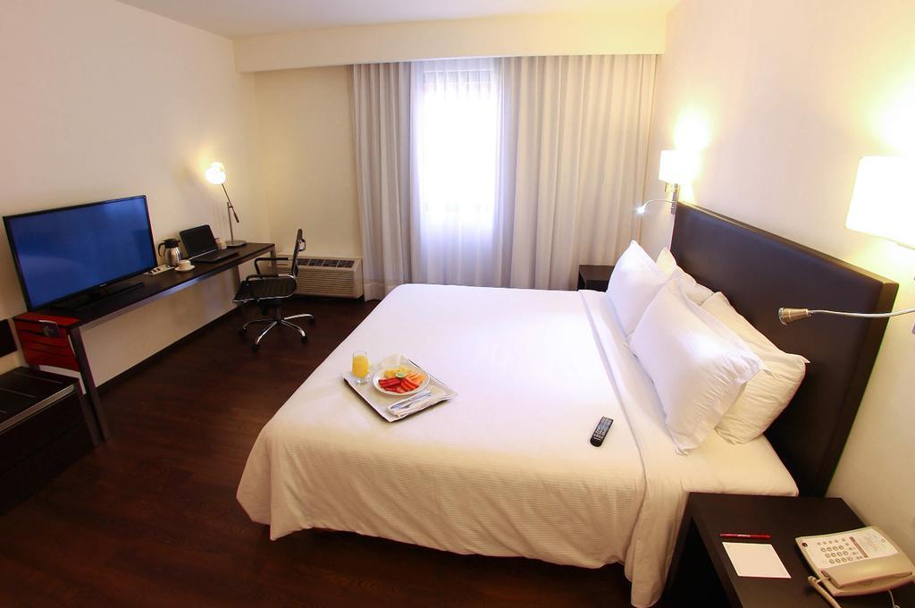 Fiesta Inn Xalapa Zewnętrze zdjęcie