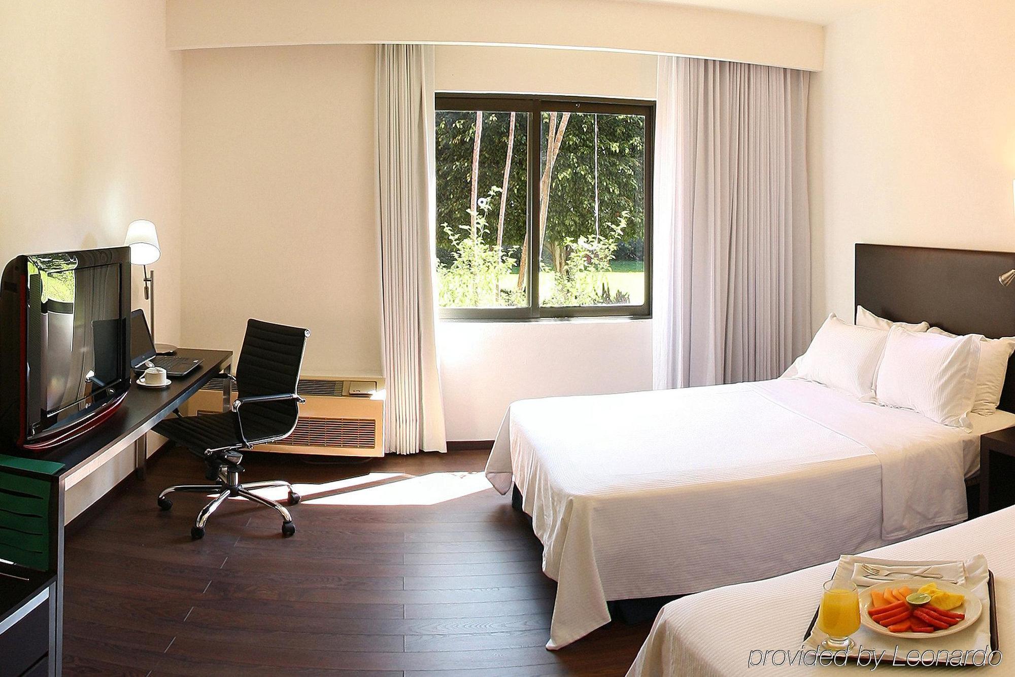 Fiesta Inn Xalapa Zewnętrze zdjęcie